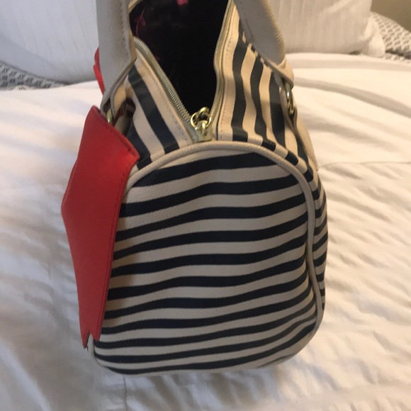 Betsy Johnson Shoulder Bag - Picture 4 of 6